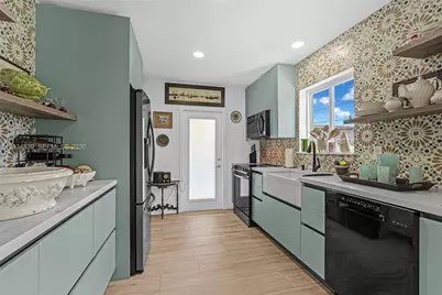 240 Nahkoda Dr, Miami Springs, FL 33166 - Photo 30