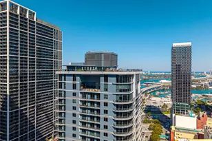 121 NE 5th St, Miami, FL 33132 - Photo 28
