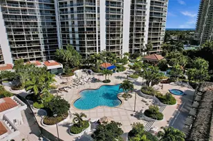 20281 E Country Club Dr, Aventura, FL 33180 - Photo 14