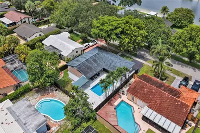 14021 Cypress Ct, Miami Lakes, FL 33014 - Photo 54