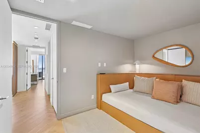 2201 Collins Ave #1019, Miami Beach, FL 33139 - Photo 24