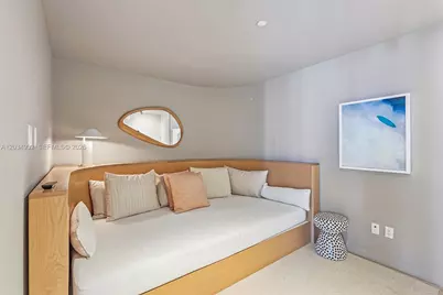 2201 Collins Ave #1019, Miami Beach, FL 33139 - Photo 22