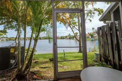 2836 S Edgehill Ln, Cooper City, FL 33026 - Photo 12