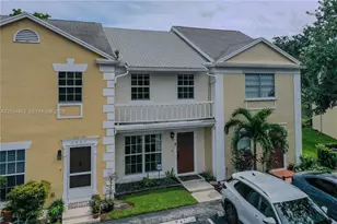 2836 S Edgehill Ln, Cooper City, FL 33026 - Photo 16