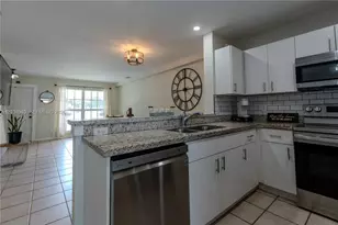 2836 S Edgehill Ln, Cooper City, FL 33026 - Photo 2