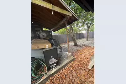 1143 NW 27th St, Miami, FL 33127 - Photo 6