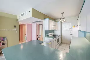 100 Lincoln Rd, Miami Beach, FL 33139 - Photo 12