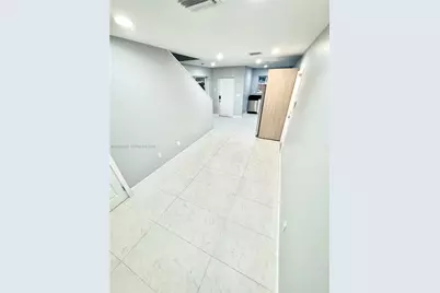 932 NW 2nd St, Fort Lauderdale, FL 33311 - Photo 8