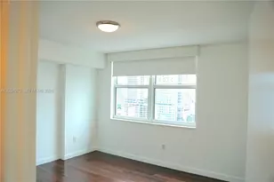 31 SE 5th St, Miami, FL 33131 - Photo 14