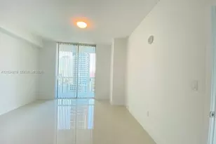 79 SW 12th St, Miami, FL 33130 - Photo 10