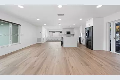 8951 NW 21st St, Pembroke Pines, FL 33024 - Photo 4