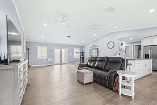 20572 SW 317th St, Homestead, FL 33030 - Photo 6