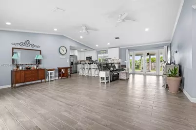 20572 SW 317th St, Homestead, FL 33030 - Photo 2