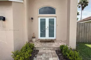 8404 SW 42nd Ct, Davie, FL 33328 - Photo 4