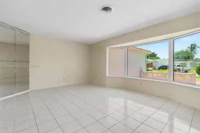 4397 NW 47th Ter, Lauderdale Lakes, FL 33319 - Photo 14