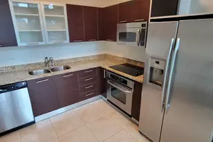 41 SE 5th St, Miami, FL 33131 - Photo 2