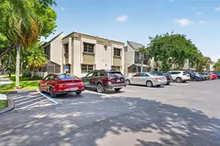 7917 SW 104th St, Miami, FL 33156 - Photo 2