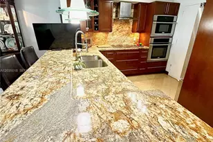 5700 Collins Ave, Miami Beach, FL 33140 - Photo 16