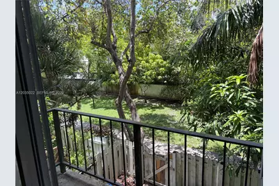1655 NE 115th St #29B, Miami, FL 33181 - Photo 1