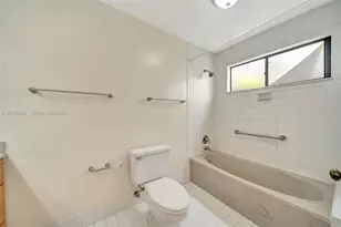 5223 W Gate Lake Rd, Tamarac, FL 33319 - Photo 26