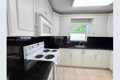 1801 NE 25th Ave #3, Pompano Beach, FL 33062 - Photo 6