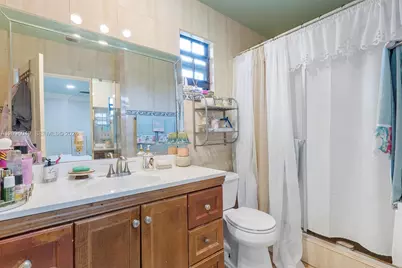 348 NE 118th St, Miami, FL 33161 - Photo 18