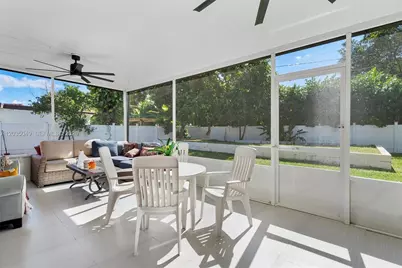 348 NE 118th St, Miami, FL 33161 - Photo 32
