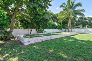 348 NE 118th St, Miami, FL 33161 - Photo 34