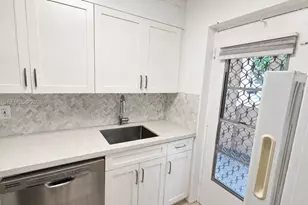 220 Kings Point Dr, Sunny Isles Beach, FL 33160 - Photo 10