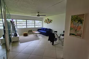 220 Kings Point Dr, Sunny Isles Beach, FL 33160 - Photo 2