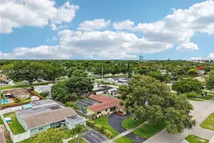 1812 N 45th Ave, Hollywood, FL 33021 - Photo 26