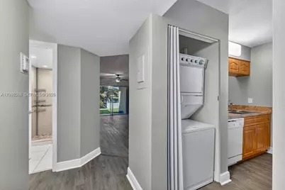 908 Twin Lakes Dr #8-C, Coral Springs, FL 33071 - Photo 16