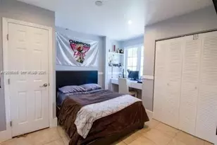 933 NW 106th Ave Cir, Miami, FL 33172 - Photo 10