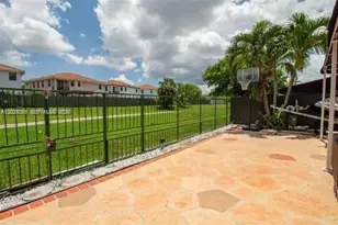 933 NW 106th Ave Cir, Miami, FL 33172 - Photo 14