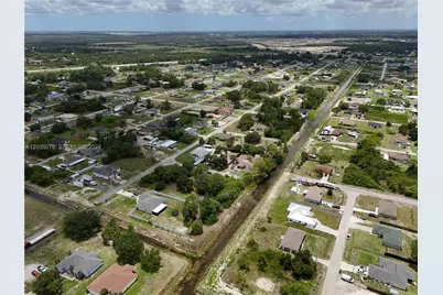 3105 Brian Ave S, Lehigh Acres, FL 33976 - Photo 6
