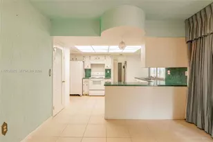 785 NE 155th St, Miami, FL 33162 - Photo 10
