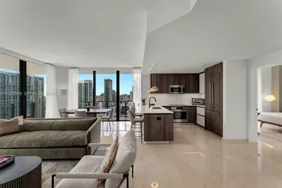 68 SE 6th St #2612, Miami, FL 33131 - Photo 2