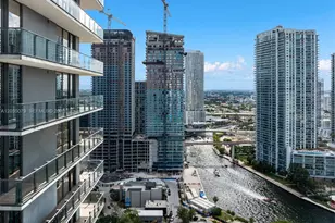 68 SE 6th St, Miami, FL 33131 - Photo 40