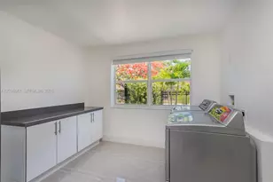 590 SW 23rd Ave, Miami, FL 33135 - Photo 16