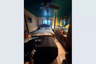 1068 NW 34th St, Miami, FL 33127 - Photo 16