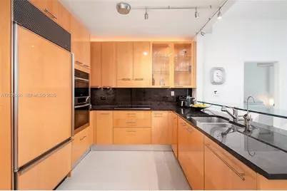 6799 Collins Ave #510, Miami Beach, FL 33141 - Photo 4