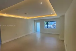 841 NE 4th Pl, Hialeah, FL 33010 - Photo 10
