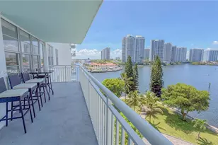 301 174th St, Sunny Isles Beach, FL 33160 - Photo 38