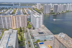 301 174th St, Sunny Isles Beach, FL 33160 - Photo 6