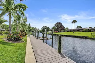 462 NE Cornwall, Port Saint Lucie, FL 34983 - Photo 12