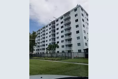 1251 NE 108th St #423, Miami, FL 33161 - Photo 12