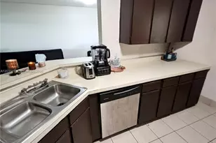 3465 NW 44th St, Oakland Park, FL 33309 - Photo 6