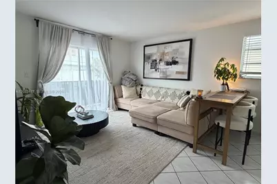 821 Euclid Ave #304, Miami Beach, FL 33139 - Photo 2