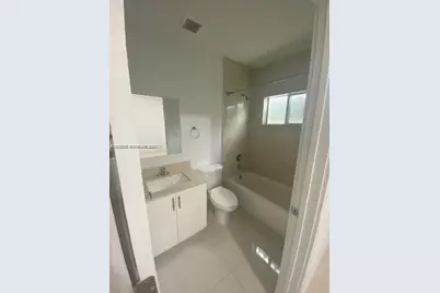 2271/2273 NW 66th St, Miami, FL 33147 - Photo 18