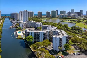 3401 N Country Club Dr, Aventura, FL 33180 - Photo 20